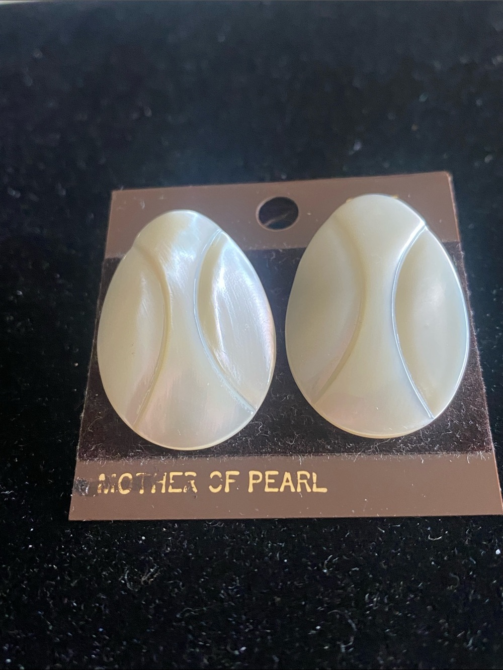 Mother of Pearl Oval Iridescent Stud Earrings - Soft Cream